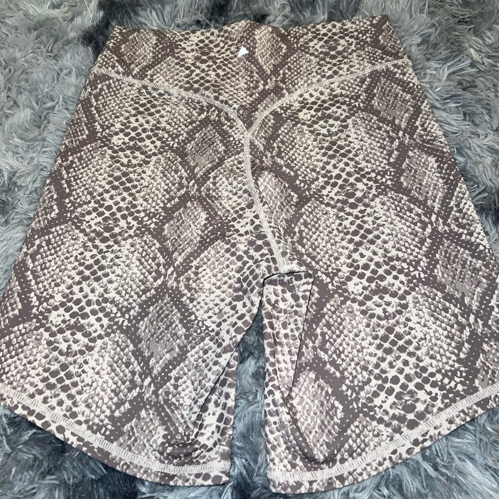 Balance Athletica Rider Short Size Large NWOTS
